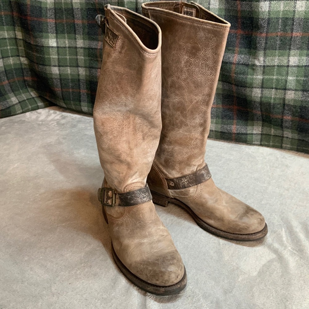 Frye Veronica Stone Wash Distressed Slouch Tan Leather Engineer Boot 76608 W 9.5